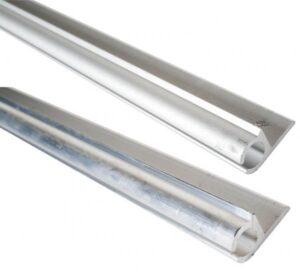 Aluminium tentrail met vlag per meter