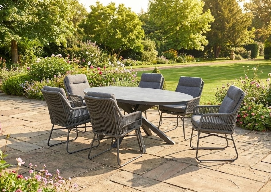 Irene (6) met Brescia 220 x 115 cm tafel