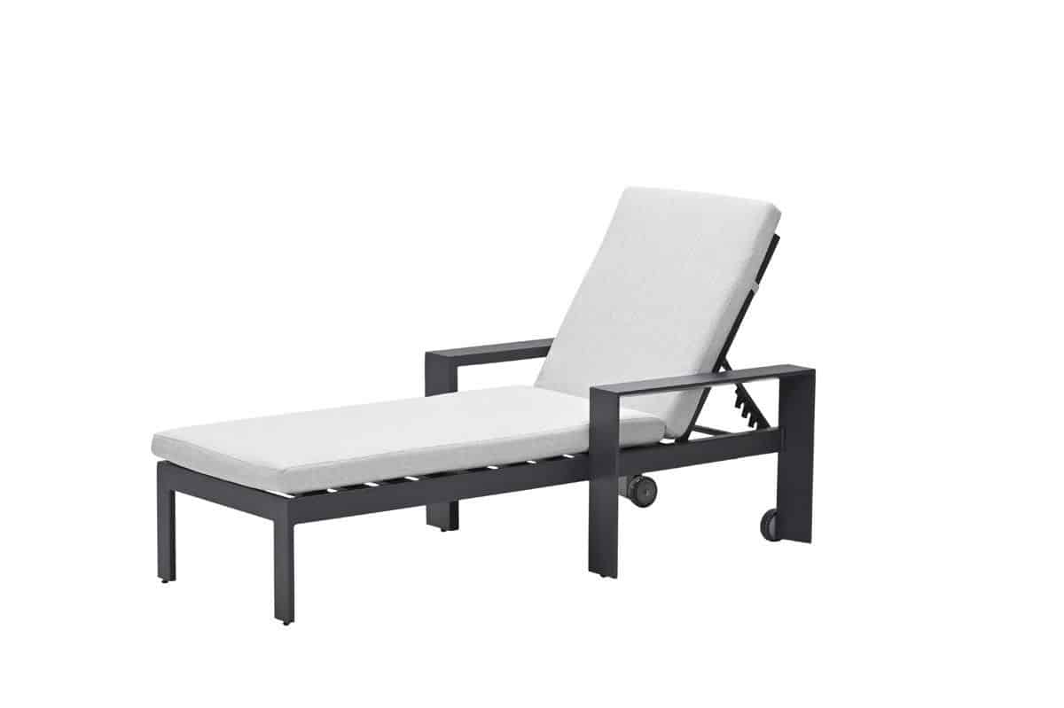 Levanto ligbed carbon black / valley sand