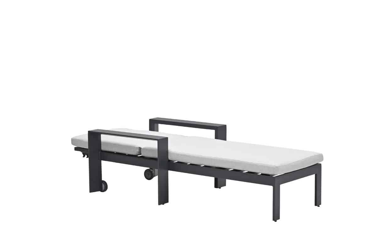 Levanto ligbed carbon black / valley sand