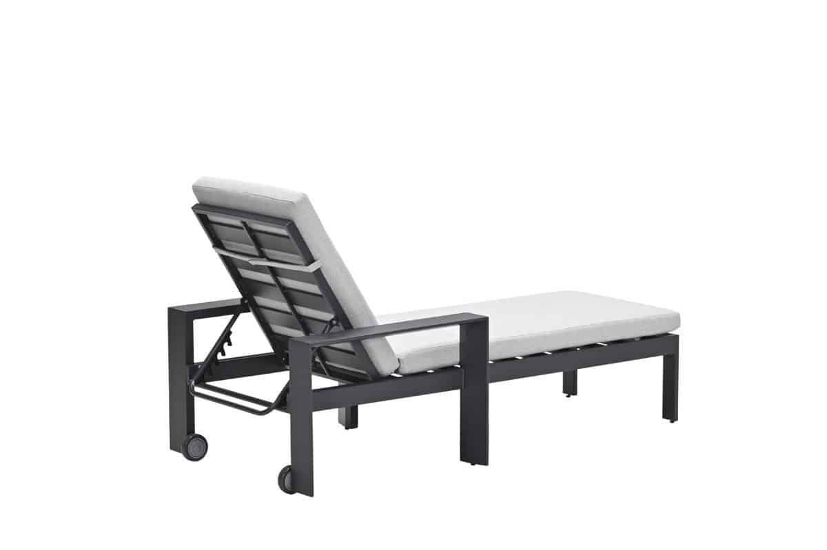 Levanto ligbed carbon black / valley sand