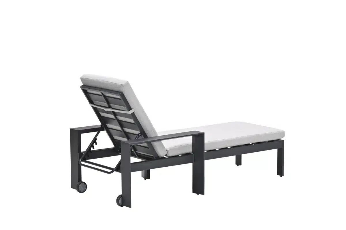 Levanto ligbed carbon black / valley sand