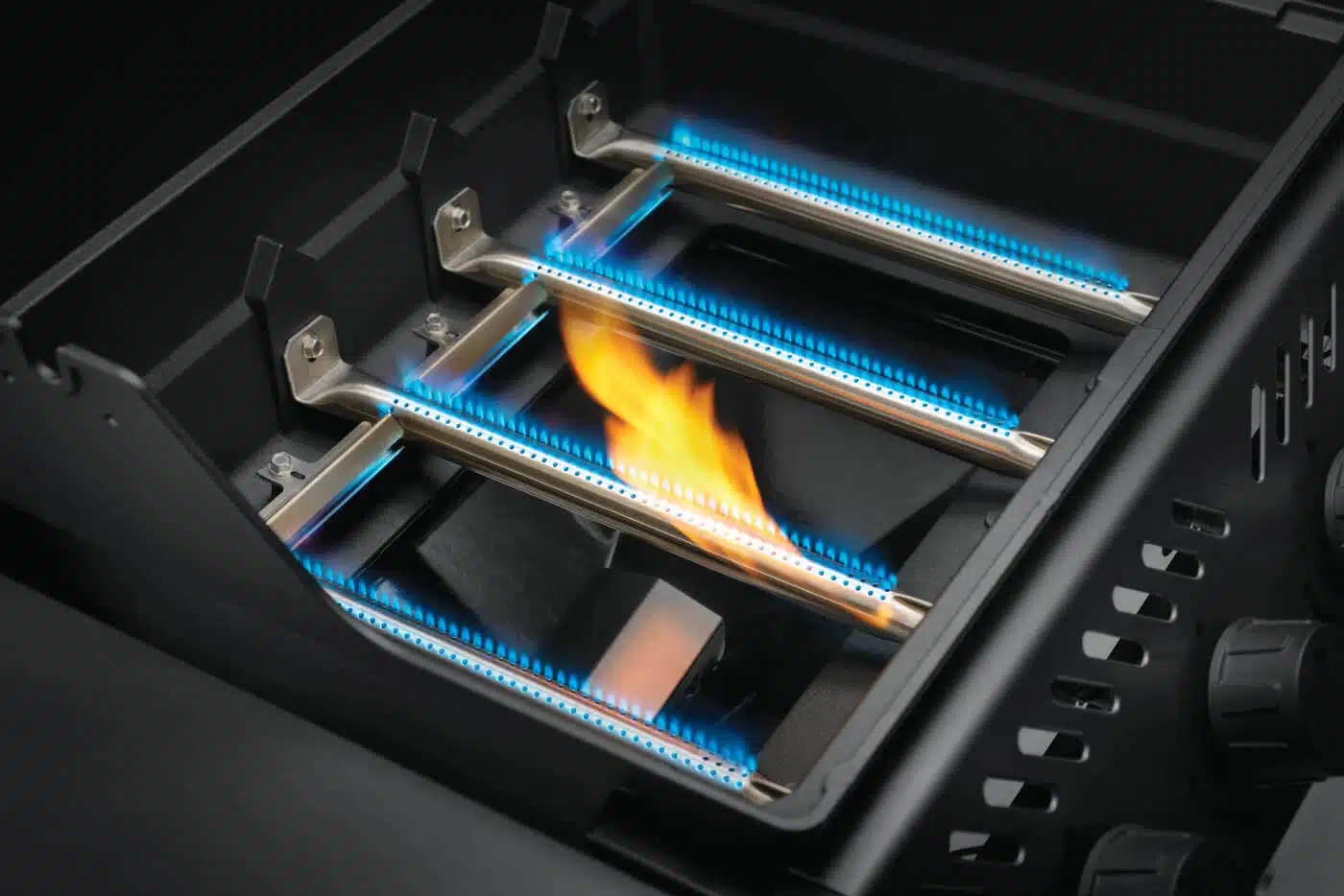 Napoleon Freestyle™ 425, 4 hoofdbranders, zijbrander en deur, zwart